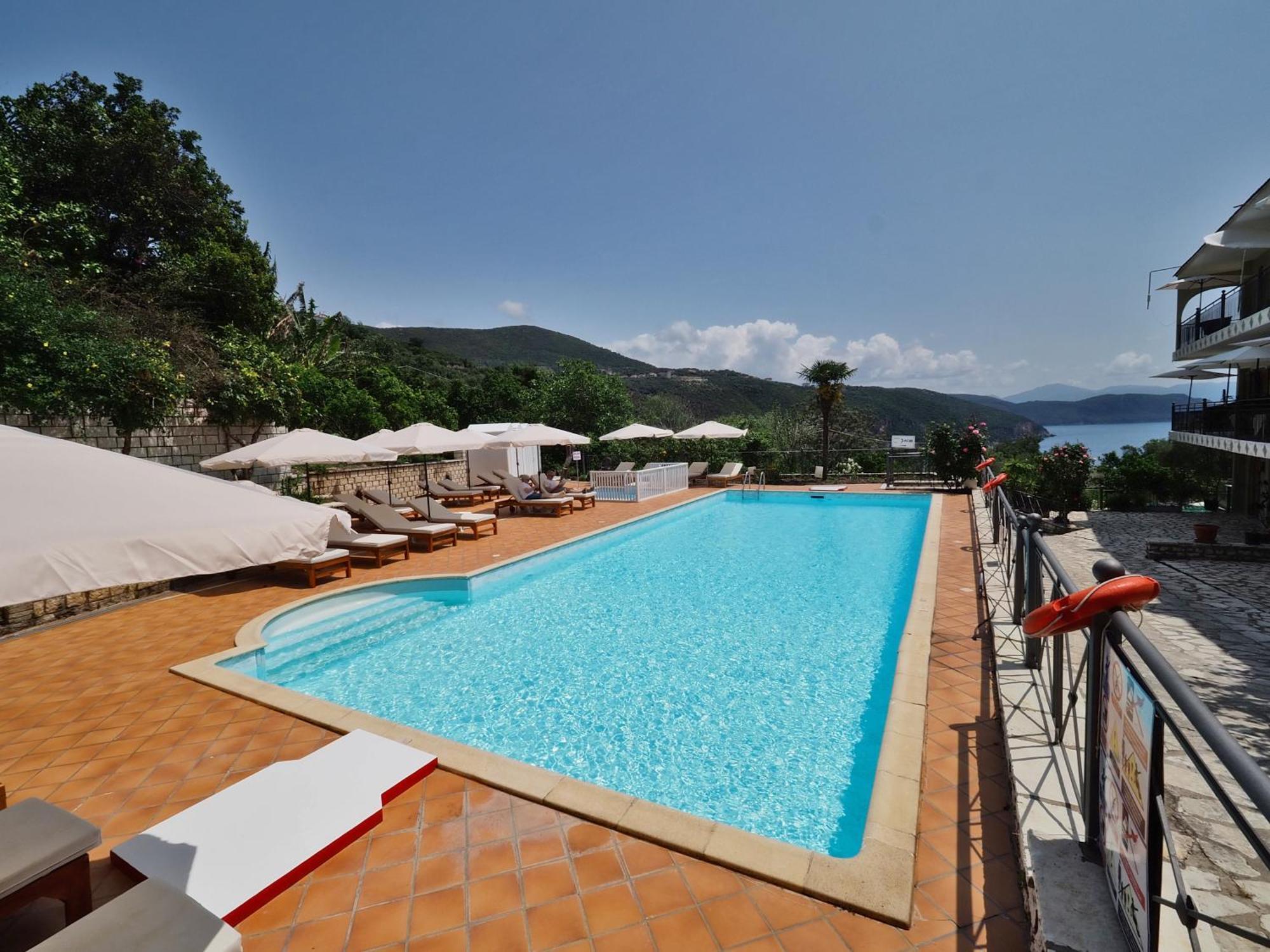 Bella Vista Hotel Studios & Apartments Parga Exterior photo